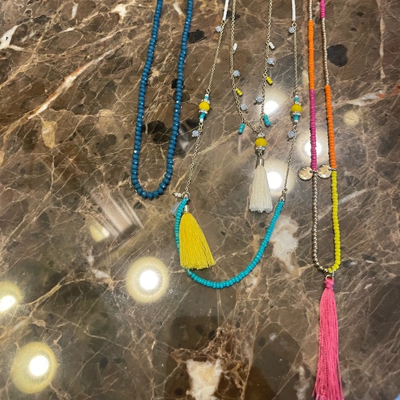 Premier Designs 👑 Necklace - Picture 2 of 2